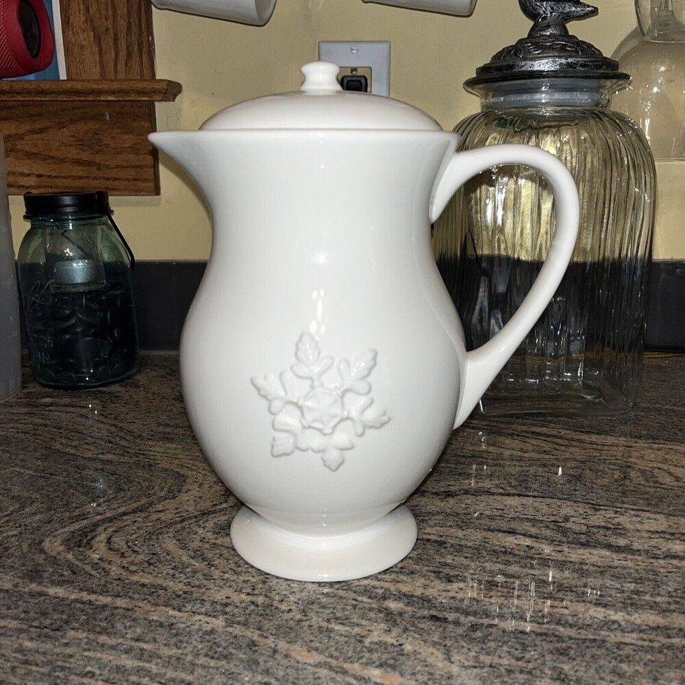 Pottery Barn Rare Snowflake Tall Teapot. Retired.